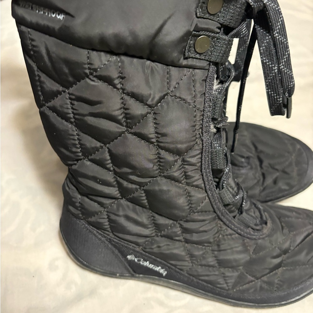 Columbia Women's Black Quilted Winter Boots - Picture 10 of 15